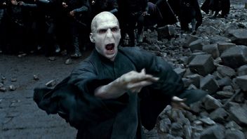Jedna scena z Bitwy o Hogwart nawiązuje do każdego filmu o Harrym Potterze. Zauważyliście wszystkie odniesienia?