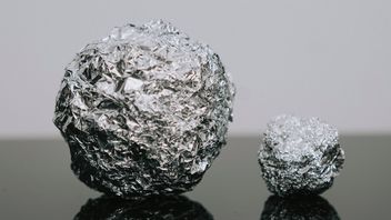 Czy owinięcie kluczyka do auta w folię faktycznie utrudnia kradzież samochodu?