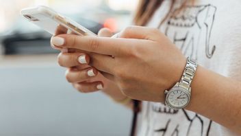 Gdzie jest schowek w telefonie i jak go otworzyć?