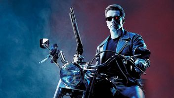 Arnold Schwarzenegger przygotowywał się do roli Terminatora w bardzo nietypowy sposób. Chodzi o obsługę broni