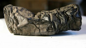 AI odkrywa tajemnice sprzed tysięcy lat; pomaga archeologom odczytywać starożytne zwoje