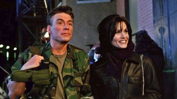 „Wyglądałem jak burak”. Jean-Claude Van Damme szczerze o swoim występie we Friends. Aktor miał być również bardzo problematyczny na planie
