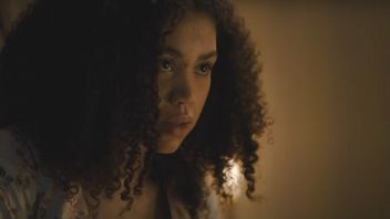 Aktorka z Bridgertonów skarży się, że po nakręceniu hitu przeszła dwa załamania, a Netflix ponoć nie zaoferował jej żadnego wsparcia