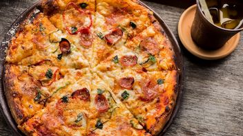 Promocja na darmową pizzę poszła bardzo źle, internauci zamawiali jednorazowo nawet 30 pudełek