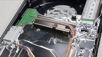 PS5 Slim jest bardziej kompaktowe, ale też dużo łatwiejsze w demontażu i samodzielnej naprawie