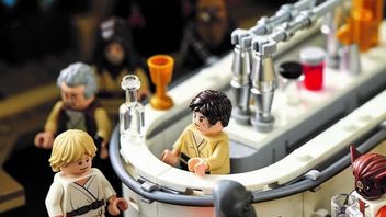 To porównanie pokazuje jak przez ostatnie lata zmieniło się LEGO. Różnica w skali zestawów powala