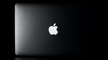 Apple chce szkolić AI na wiadomościach i jest gotowe za to zapłacić