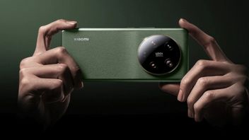 Xiaomi 14 Ultra z wielkim aparatem; smartfon uchwycony na zdjęciach