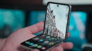 Takiego składaka będzie można złożyć w każdą stronę; Samsung prezentuje rewolucyjny prototyp wyświetlacza