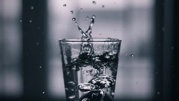 Produkcja wody jak w Gwiezdnych Wojnach: ponad 19 tys. dolarów za 360-kilogramową stalową skrzynię