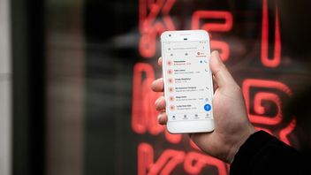 Wyłudzili 2,5 miliona złotych od 800 osób za pomocą fałszywych SMS-ów