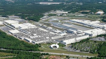 Humanoidalne roboty zastąpią wykwalifikowanego pracownika w fabryce BMW