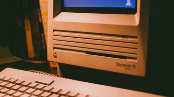 Mac kończy dziś 40 lat, zobacz jak wyglądał pierwszy model kultowej serii