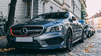 Mercedes twierdzi, że klienci chcą rozmawiać ze swoim samochodem jak z przyjacielem