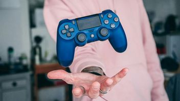 Gracz przesiada się z kontrolera na myszkę. To jego wniosek po zaledwie jednej „nocy”