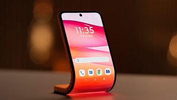 Oto smartfon Motoroli, który można owinąć wokół nadgarstka