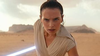 Daisy Ridley denerwuje się przed powrotem do roli Rey i zdradza nowe szczegóły dotyczące nadchodzącego filmu Star Wars