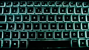 Jak włączyć podświetlenie klawiatury w laptopie Lenovo?