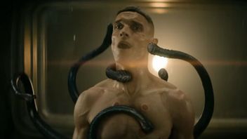 Aktor z Rebel Moon Zacka Snydera obawia się, jak widzowie odbiorą kontrowersyjną scenę z wersji reżyserskiej. „Obym nie stał się memem”