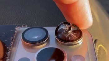 Kupił iPhone'a 15 Pro Max na AliExpress. Kiedy otrzymał paczkę, zdał sobie sprawę, że padł ofiarą oszustwa