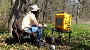 Oto przenośne PS5 z wbudowanym ekranem i własnym zasilaniem, skonstruowane przez youtubera