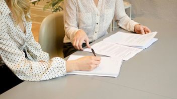 Były prezes wyjaśnia, dlaczego w firmach jest tak wielu ludzi, którzy w ogóle nie są potrzebni