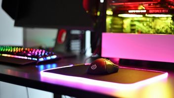 Pracownik biurowy wyhodował rzeżuchę na klawiaturze kolegi. Ten zemścił się, zanurzając mysz dowcipnisia w syntetycznej żywicy