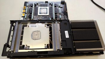 Nowa karta graficzna za grube pieniądze przegrzewa się: kupujący rozkręca ją i zdaje sobie sprawę, że brakuje czegoś ważnego