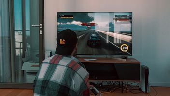 Wybór między PS5 a PC do grania w salonie nie jest łatwy. Społeczność graczy jest jednak przekonana, że tylko jedna opcja ma sens