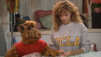 Grała Lynn Tanner w serialu Alf. Czym dziś zajmuje się Andrea Elson?