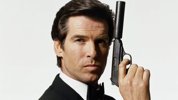 „To żałosne”. Pierce Brosnan nie był zadowolony z tego, jak wyglądały erotyczne sceny w jego filmach o Jamesie Bondzie