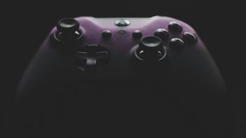 Nowy niebieski kontroler od Xboksa przewodzi ekologii. Przyjazny środowisku i kuszący dla oka