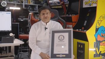 Kolekcjoner podłączył 444 konsole do grania do jednego telewizora. To oficjalny rekord świata