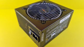 Jak sprawdzić model zasilacza w komputerze? Opisujemy krok po kroku