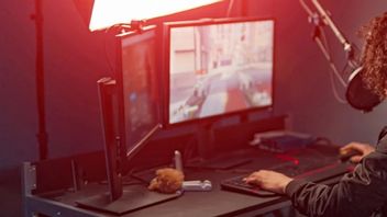 Streamer zdradził ile zarabia na Twitchu, a ile na Kicku. Druga platforma zdaje się rzucać w twórców pieniędzmi