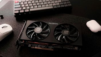 Internauta skarży się, że wymiana karty graficznej nie poprawiła wydajności komputera. Społeczność podaje prawdopodobne przyczyny