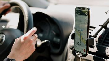 To koniec znanego głosu w Google Maps; Jarosław Juszkiewicz zastąpiony przez AI