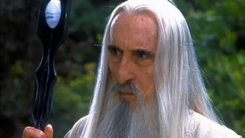 Christopher Lee powróci jako Saruman we Władcy Pierścieni: Wojnie Rohirrimów - i to nie za sprawą AI