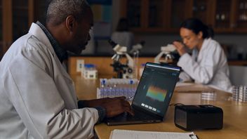 MacBooki Pro z procesorami M4 nadal będą bardzo drogie, ale przynajmniej dostały więcej RAM-u