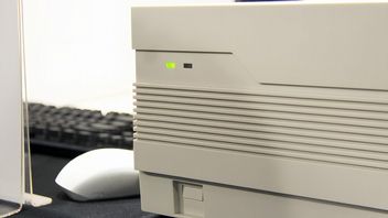 To miał być żart na Prima Aprillis, a beżowa obudowa PC w stylu retro naprawdę trafi do sprzedaży