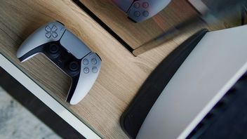 „Dryft drążka nie pozwala nawet korzystać z menu”: gracze PS5 dyskutują o trwałości kontrolera DualSense