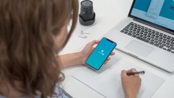 Kobieta przez 8 godzin nie dotknęła smartfona i wygrała ponad 5000 złotych