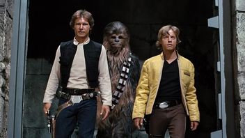 Jude Law ujawnia dziwaczne zasady panujące na planie Skeleton Crew i wszystkich produkcji Star Wars. „Żadnych guzików, żadnego papieru”