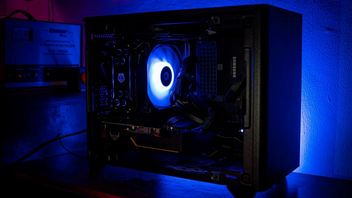 „Pociłem się przez całą drogę” - gracz kupił komputer do gier z kartą graficzną Nvidia Geforce RTX 4090 za niecałe 5000 złotych i wiózł 3 godziny samochodem