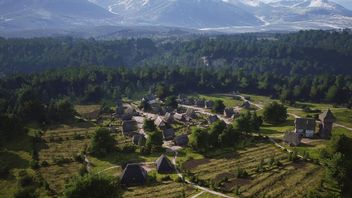 Twórca Manor Lords zaprezentował nową mapę, mosty i studnię na rynku. Grzegorz Styczeń reaguje na prośby graczy