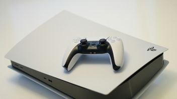 Gracz PS5 przez 2 lata grał bez HDR na swoim telewizorze 4K - teraz ostrzega innych przed swoim błędem