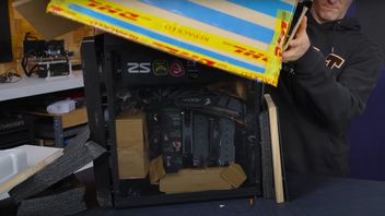 Żona wyrzuciła jego komputer za okno. Popularny twórca podjął się próby naprawy sprzętu