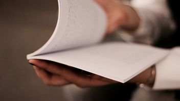 Word i numery stron. Jak włączyć numerowanie od 2. strony? Odpowiadamy