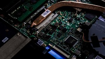 Próbował potajemnie przewieźć przez granicę chipy i komponenty za 14 milionów dolarów, ale wszystko poszło nie tak