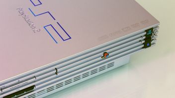 25 lat temu David Lynch nakręcił dziwną reklamę PS2. Warto obejrzeć jeszcze raz ten surrealistyczny klip